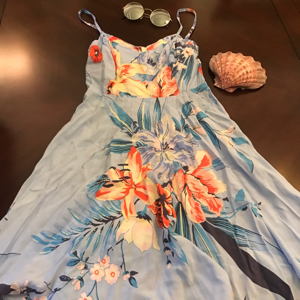 Old navy free spirited summer sun dress!!